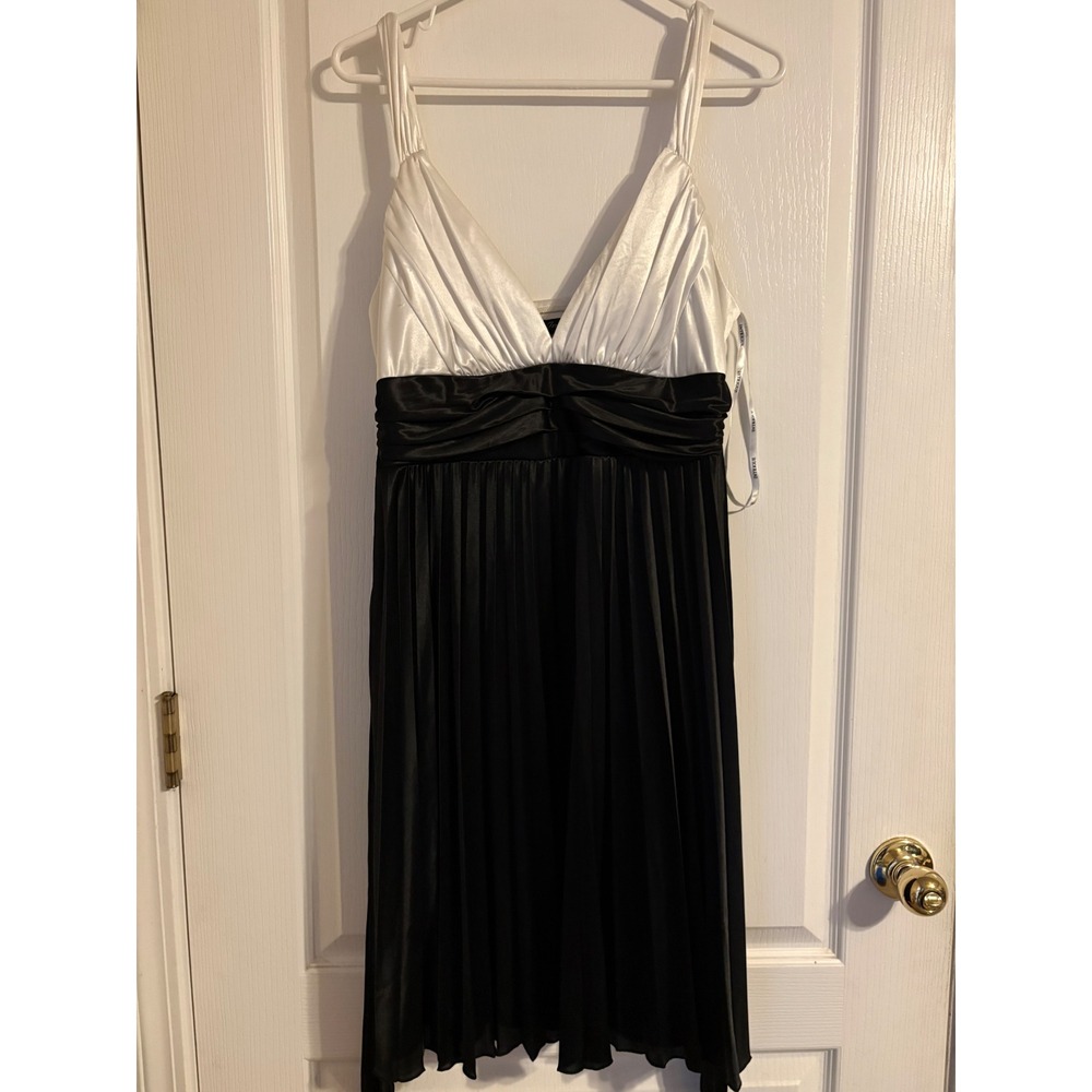 Intrigue Y2K Cocktail Dress Womens XL Black White Excellent Pleated Empire Waist